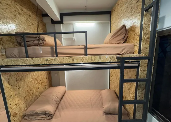 Comfy Corner Hostel *
