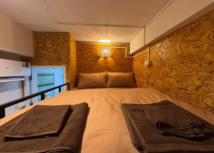 Comfy Corner Hostel *