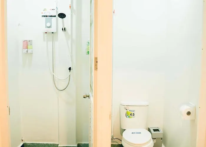 Comfy Corner Hostel *
